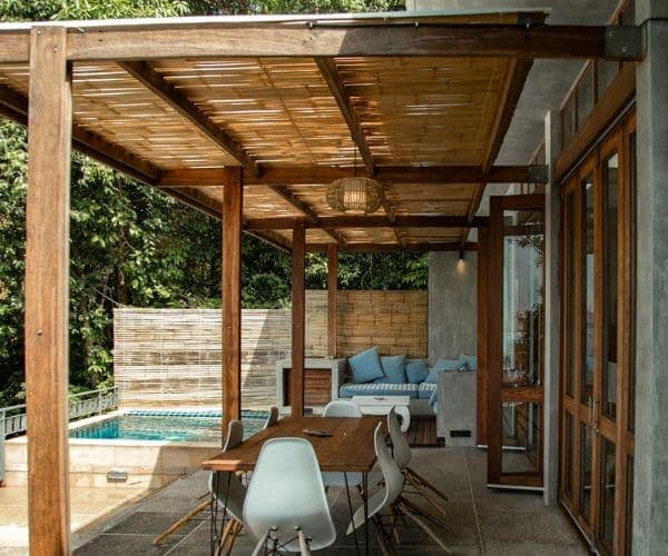 Sol y sombra de madera en Girona, fabricación y montaje